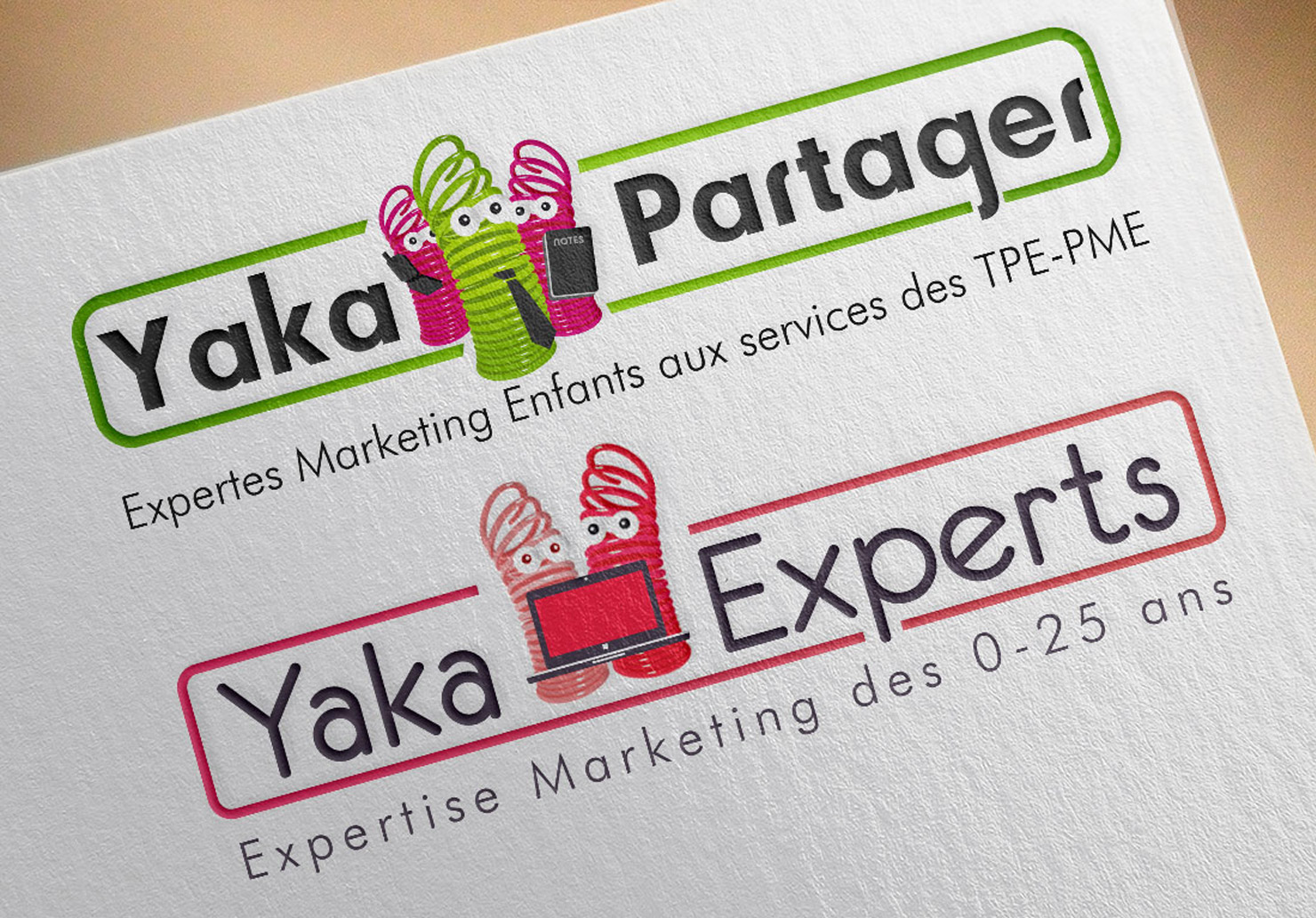 Logos des diverses branches de Yakacéfé - Création de logos par Emilie Le Béhérec Prima, graphiste freelance spécialisée dans le domaine de l'enfance